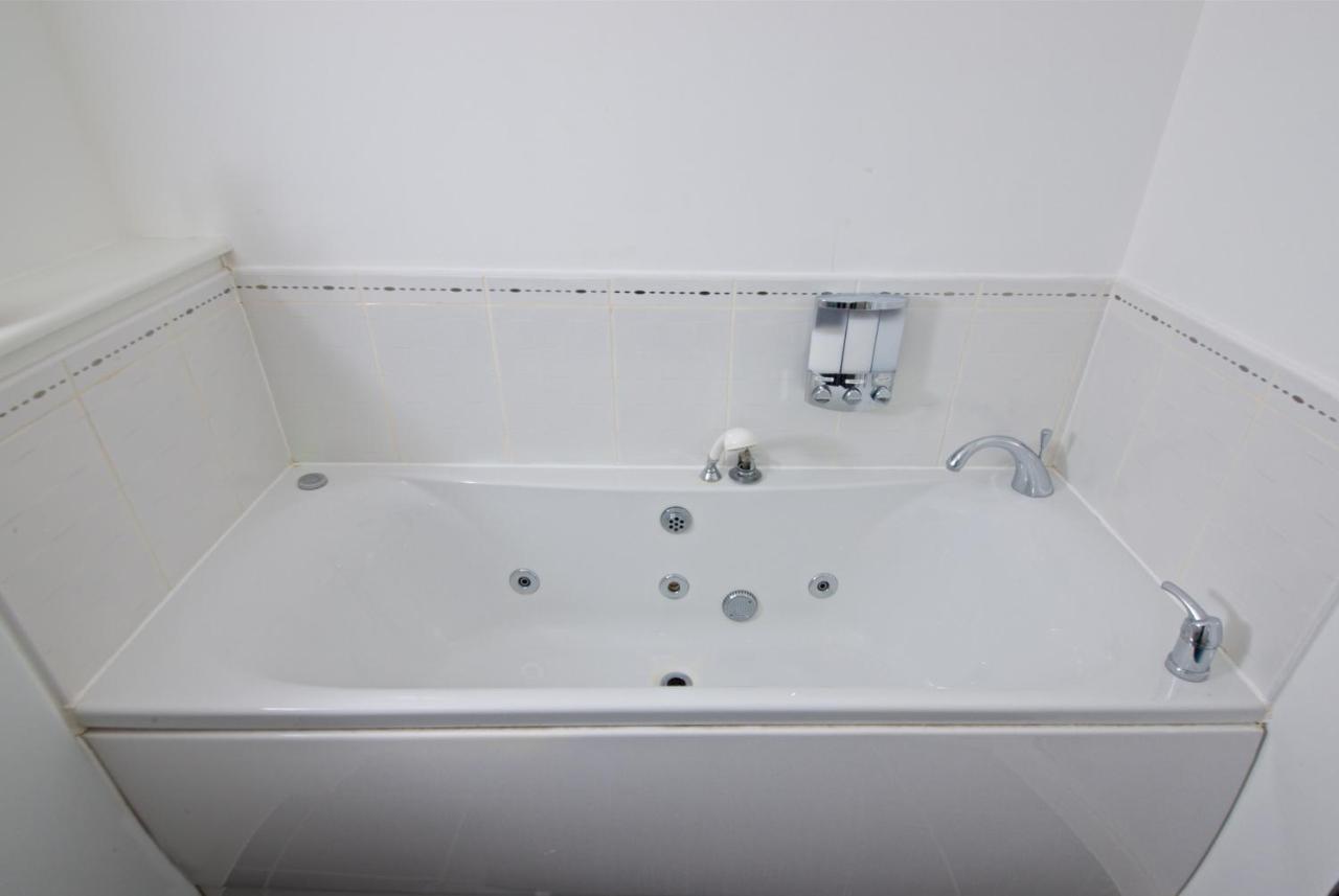 Liverpool City Stays - Economy Room - Close To Airport Ee1 エクステリア 写真