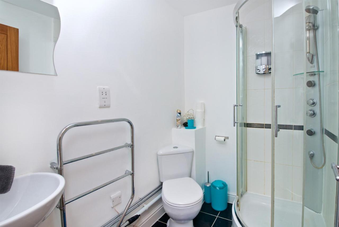 Liverpool City Stays - Economy Room - Close To Airport Ee1 エクステリア 写真