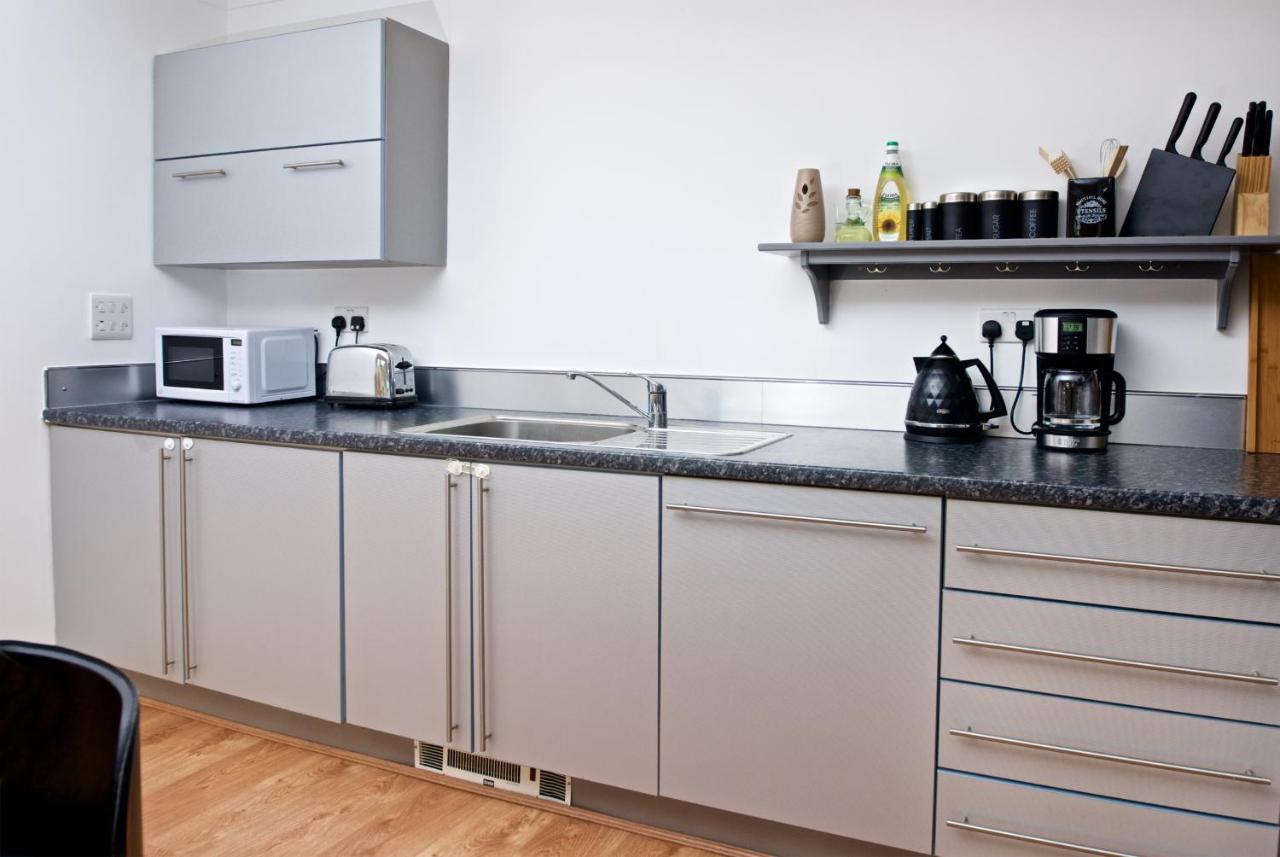 Liverpool City Stays - Economy Room - Close To Airport Ee1 エクステリア 写真