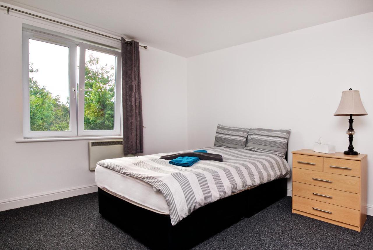 Liverpool City Stays - Economy Room - Close To Airport Ee1 エクステリア 写真